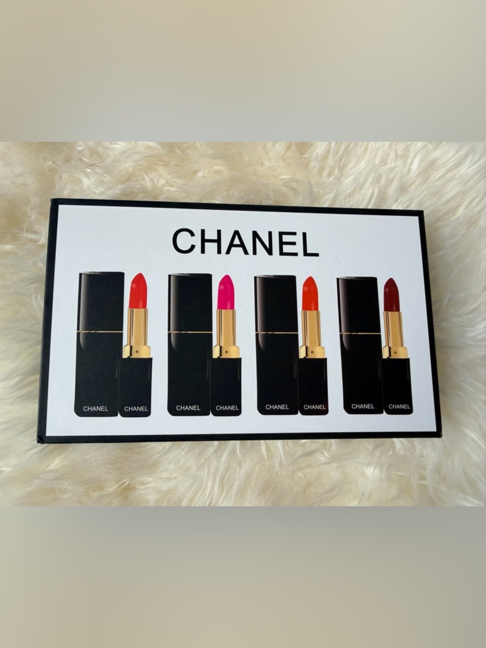 Chanel BEAUTE Set of Four, 3.5g Travel Lipsticks. NEW in Magnetic Click Box